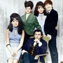 George Harrison and Estelle Bennett - 454 x 553