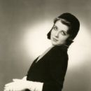 Sidney Fox - 454 x 587