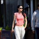 Amelia Gray Hamlin – In gray sweatpants and a pink t-shirt steps out in Los Angeles - 454 x 716