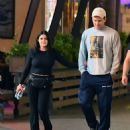Ariel Winter – With Luke Benward seen at Universal Studios Halloween Horror Nights - 454 x 529