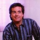 Desi Arnaz Jr.- as Michael Porter - 454 x 562