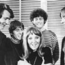 Mike Nesmith, Davy Jones, Lulu,  Micky Dolenz and Peter Tork - 454 x 275