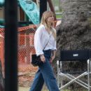Kaley Cuoco – On the set of The Flight Attendant in Los Angeles