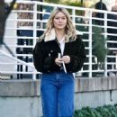 Hilary Duff – Stops at Starbucks in Los Angeles