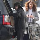 Shannen Doherty – Shopping with Mother Rosa on Thanksgiving Day in Malibu