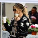 Kate Hudson  at Farmers Market in Beverly Hills