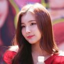 Kim So-hee (singer, born 1999)