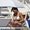 Melanie Sykes – Seen in a bikini on Holiday in Venice - 454 x 581