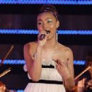 Crystal Kay - The MTV Video Music Awards Japan 2005 - 454 x 309