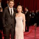 Dax Shepard and Kristen Bell At The 86th Annual Academy Awards - Arrivals (2014) - 395 x 594