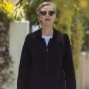 Jane Lynch – walk around in West Hollywood - 454 x 681