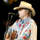 Dwight Yoakam - 311 x 400