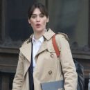 Lizzy Caplan – With Lesli Linka Glatter Filming ‘Zero Day’ in New York - 454 x 604