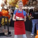 Denise Richards at a Heartwarming Thanksgiving at Los Angeles Mission - 454 x 677