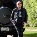 Rebel Wilson – Steps out for a hike in Los Angeles - 454 x 591