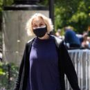 Jessica Lange – Out for a walk in New York - 454 x 681