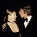 Leigh Taylor Young and Ryan O' Neal - The 43rd Annual Academy Awards (1971)
