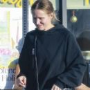 Kristen Bell – Leaving the Metamorphosis Pilates studio in Los Feliz