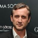 Dan Abrams - 240 x 320