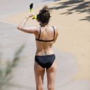 Miley Cyrus – With Mother Tish and Stepfather Dominic is enjoying her vacation in Hawaii - 454 x 681