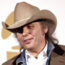 Dwight Yoakam - 454 x 392