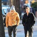 Maggie Gyllenhaal – With Peter Sarsgaard on a stroll around Manhattan - 454 x 683