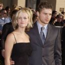 Reese Whiterspoon and Ryan Phillippe - The 8th Annual Screen Actors Guild Awards (2002) - 400 x 612