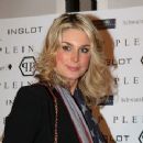 Claudelle Deckert - 360 x 240
