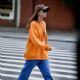 Emily Ratajkowski – Wearing baggy outfit on a stroll in New York