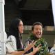 Katy Perry – In a white skirt and crop top filming ‘American Idol’ in Maui