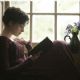 Anne Hathaway is Jane Austen in BECOMING JANE. Photo credit: Colm Hogan/Courtesy of Miramax Films.