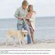 John Grogan (Owen Wilson) and wife Jenny (Jennifer Aniston) enjoy a walk on the beach with Marley. Photo credit: Barry Wetcher. © 2008 Twentieth Century Fox and Regency Enterprises. All rights reserved.